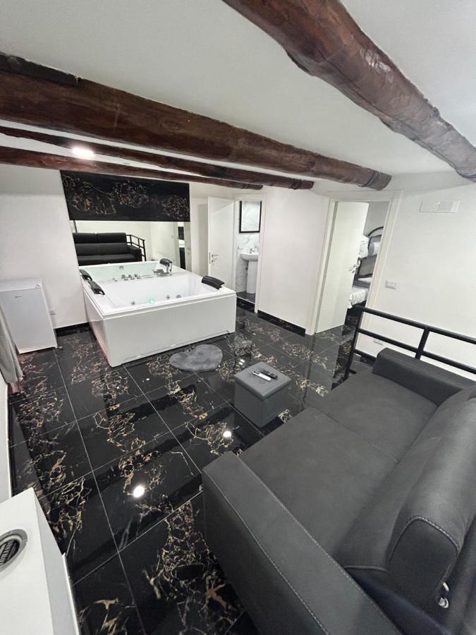 Giovanni Luxury Suites Napoli Exterior foto